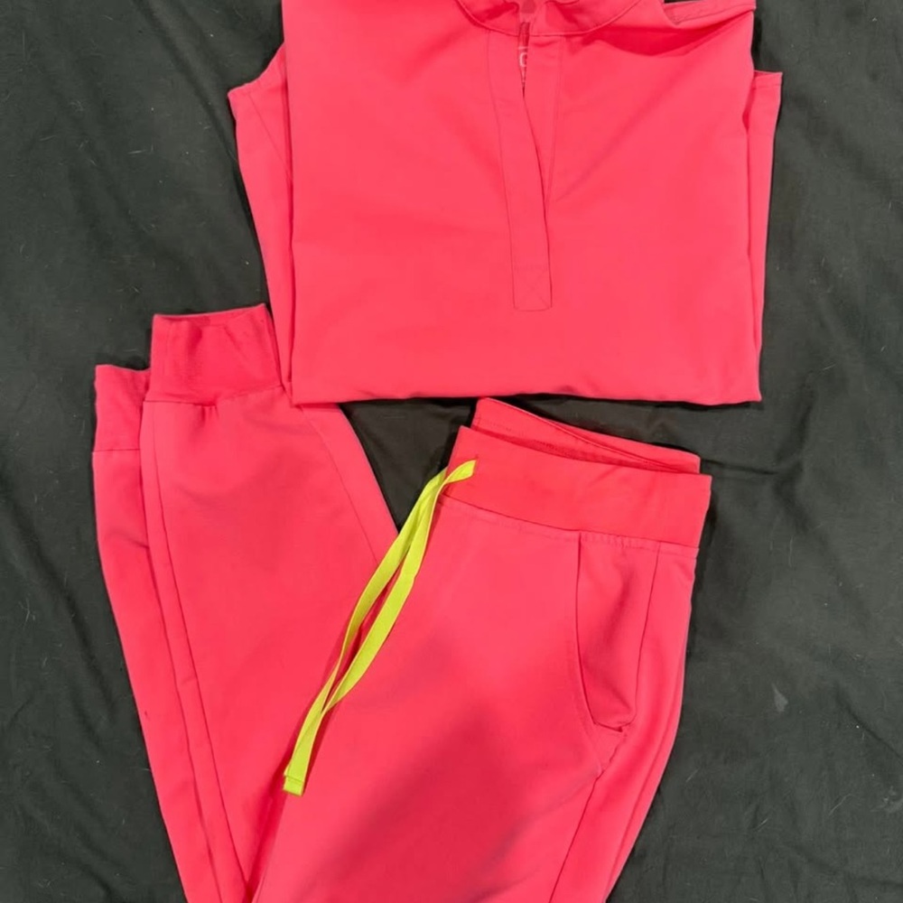 Coral figs scrub set